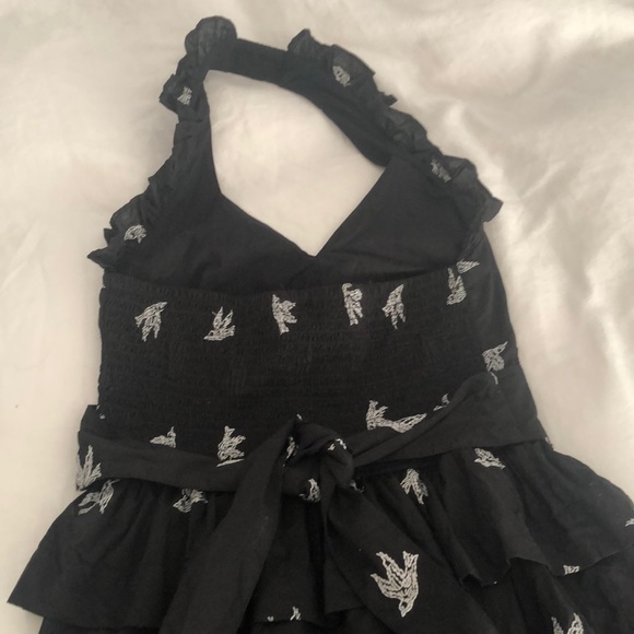 SOLD! 🦢 🌸 Bird embroidered halter top - Picture 3 of 9